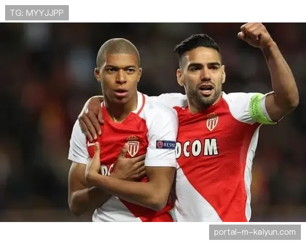 扎卡里亚头球破门扳平比分展现摩纳哥中场后插上能力